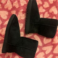 black uggs