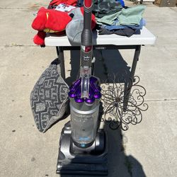 Dyson Vacuum 