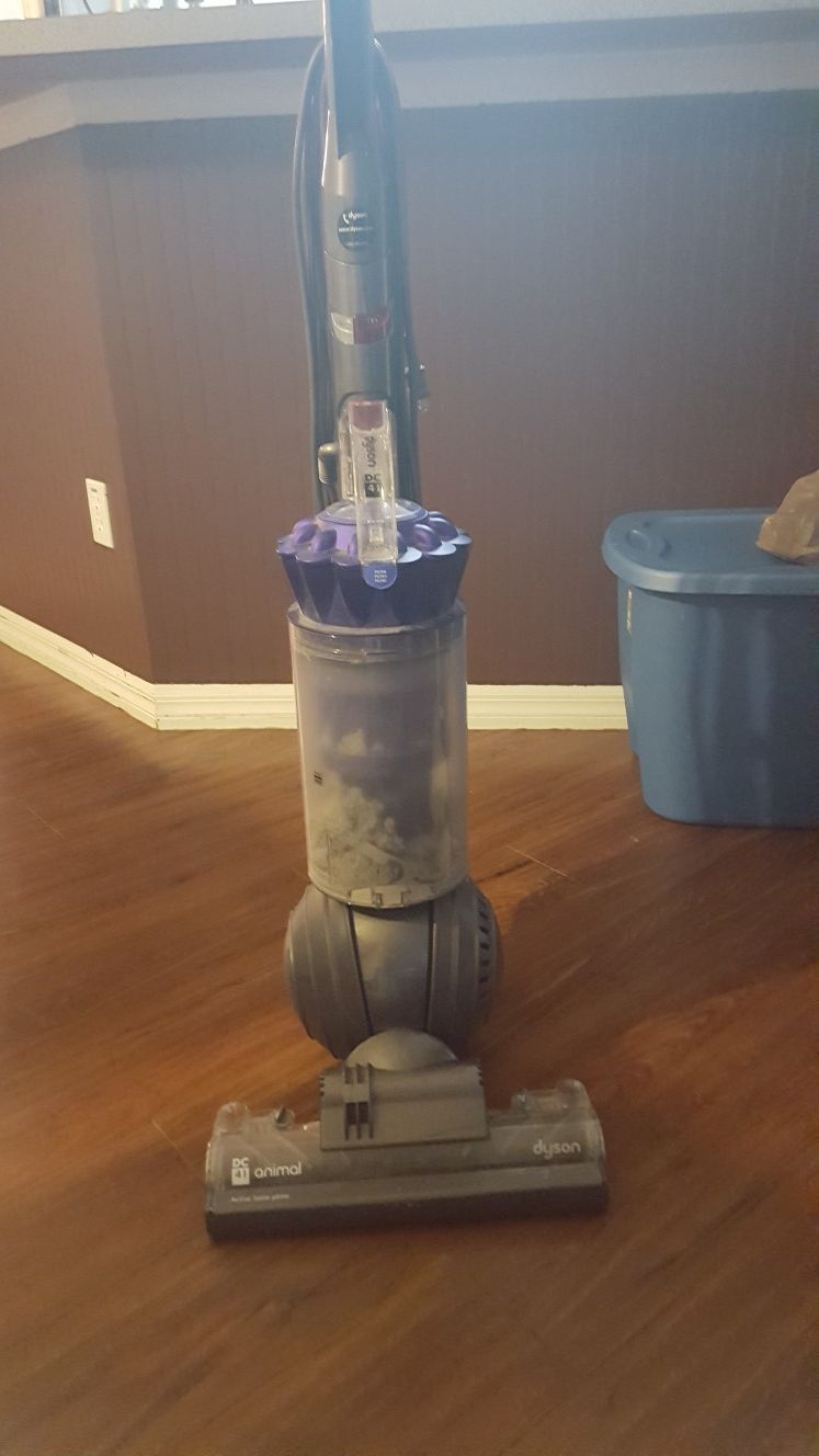 Dyson DC41 Vacuum- Multigloor Bagless Silver Ball Vacuum Cleaner