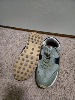 Women's MIA running shoes 6.5