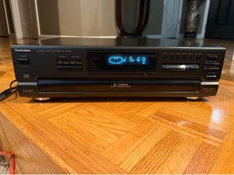 Technics SL-PD887 5 Disk CD Changer W/Remote (Excellent Condition)
