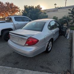 2002 Ford Taurus
