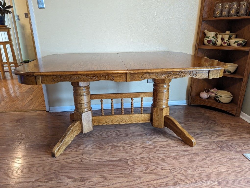 Oak Dining Table And Chairs 