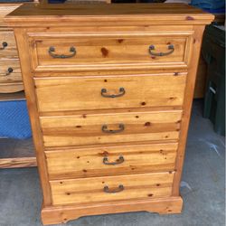 Solid Knotty Pine 5 Drawer Highboy Dresser Chest of Drawers