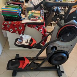 Elliptical Bowflex Max Trainer M5