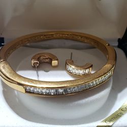 Roman Gold Tone Rhinestone Hinged Bangle Bracelet Set.