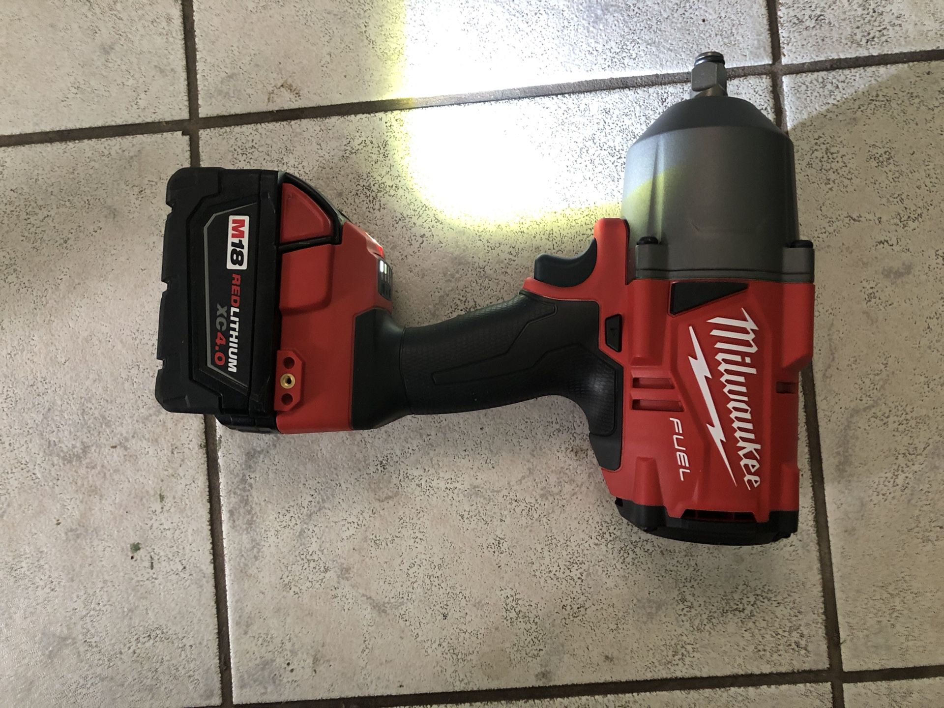 Milwaukee impact wrench 1/2 1,200 pound power