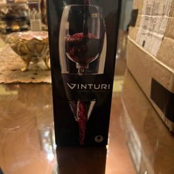 Brand New Vinturi Essential Red Wine Aerator Decanter with Stand NEW in Box