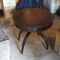 Round Table 