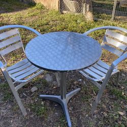 Round Aluminum Table Set 