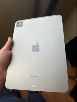 Apple iPad Pro 11” 4th Gen 128GB + Magic Keyboard Bundle