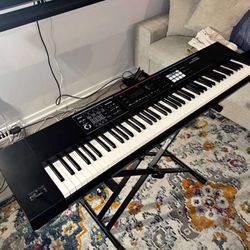 Roland-JUNO-DS-88-Digital-Piano