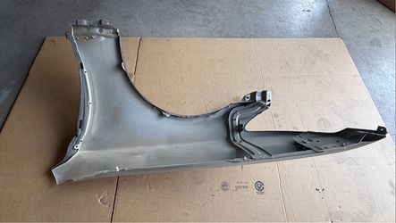 2007-2017 Lexus LS460 Used  Front Right Fender