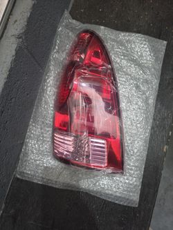 Brand New Tail Light For 2006 Toyota Tacoma