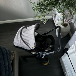 Doona Stroller/Car Seat 
