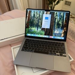 Apple MacBook Air 2022 M2 13” 24 GB Memory 1 TB SSD + AppleCare
