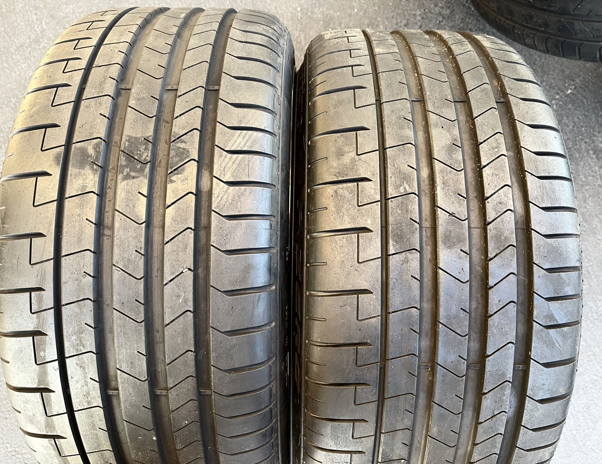 245-35-19 Pirelli 99% Tread 2x Tires $220