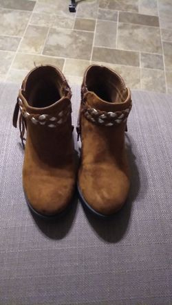 Girls size 10 boots