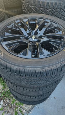 22" Chevy Silverado Tahoe suburban wheels and tires