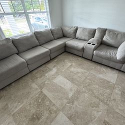 SECTIONAL SOFA - COMFY COUCH