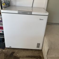 Midea Freezer
