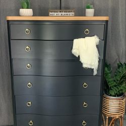 XL Tall Boy Dresser And 1x Bedside Dresser for Sale in Round