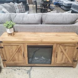 Beautiful Farmhouse Style Fireplace With Heat (New )