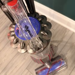 Dyson Animal 3 Upright Vacuum