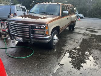 Chevrolet 3500 (dually)
