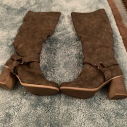 Knee High Heel Boots ♦️New ♦️Size 6