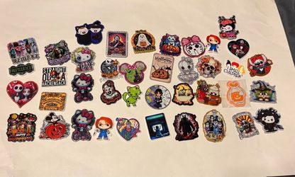 40 pcs Halloween acrylics and planers new badge reels