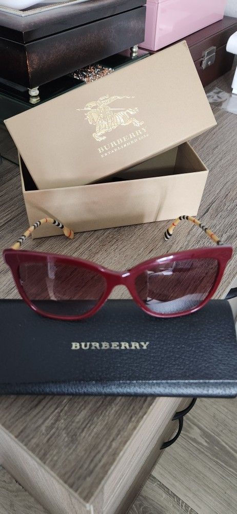 Woman Sunglasses Burberry 