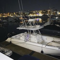 2007 Boston whaler 320 outrage