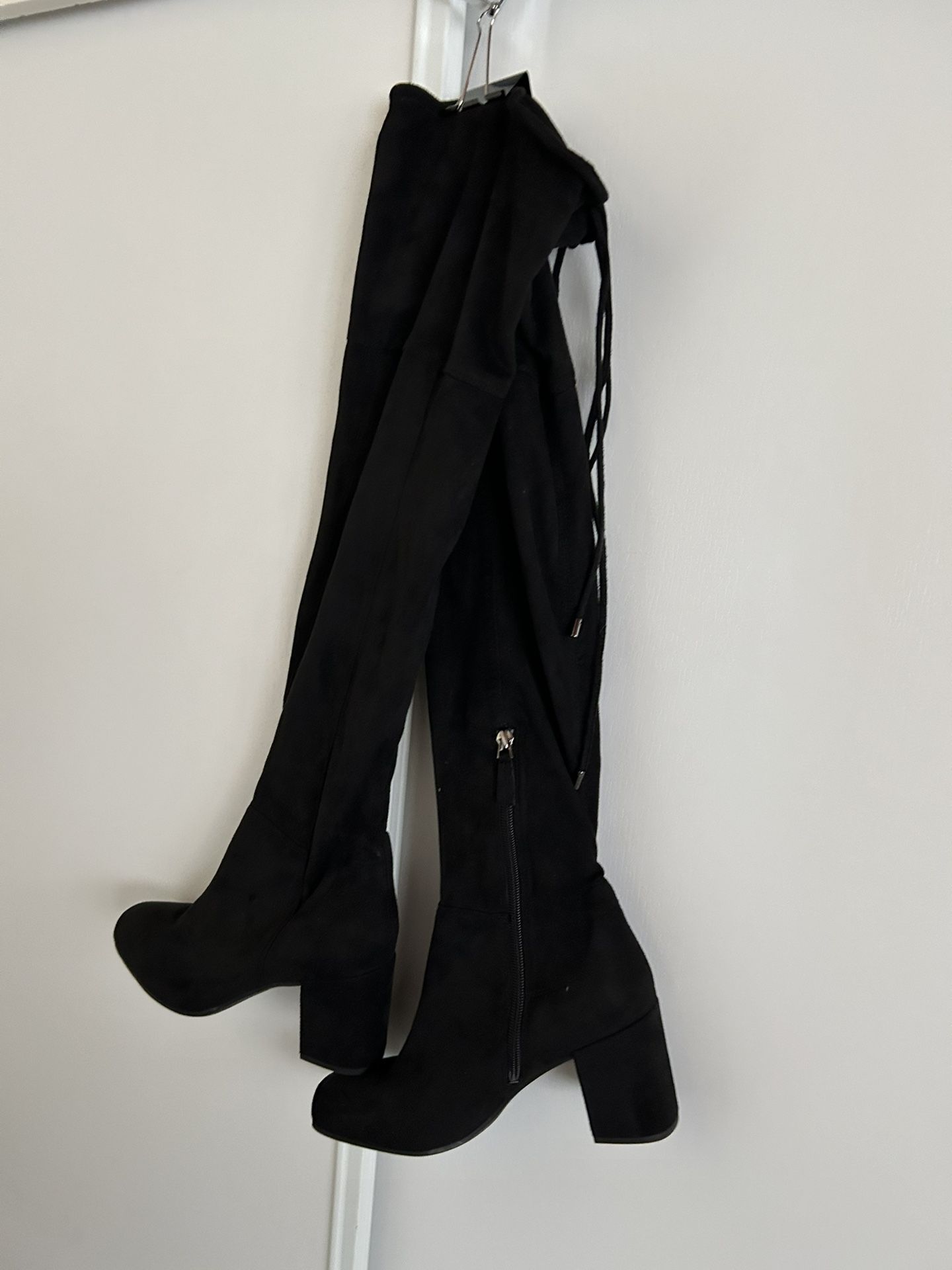 Black High Knee Boots 