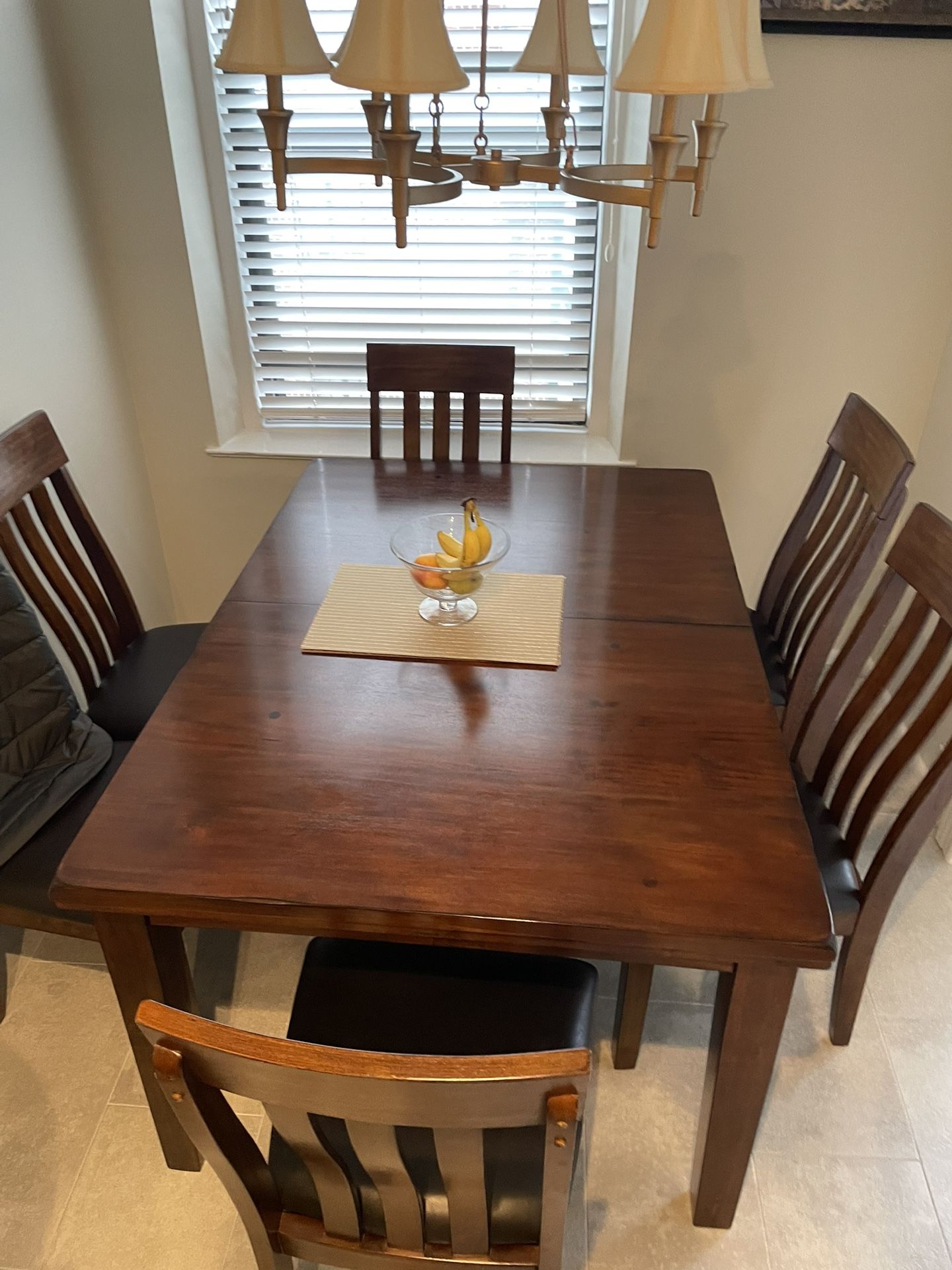 Beautiful Table And 4 Chairs