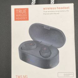 New Wireless Bluetooth Ear Pods / Ear Buds