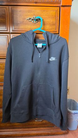 Size L  nike hoodie jacket blk