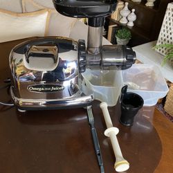 Omega Juicer Model 8006