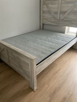 Queen sized bedroom set