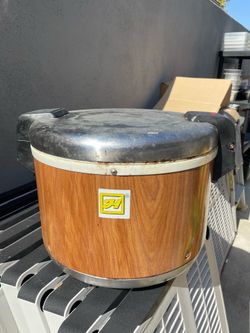 Miscellaneous restaurant kitchen supplies