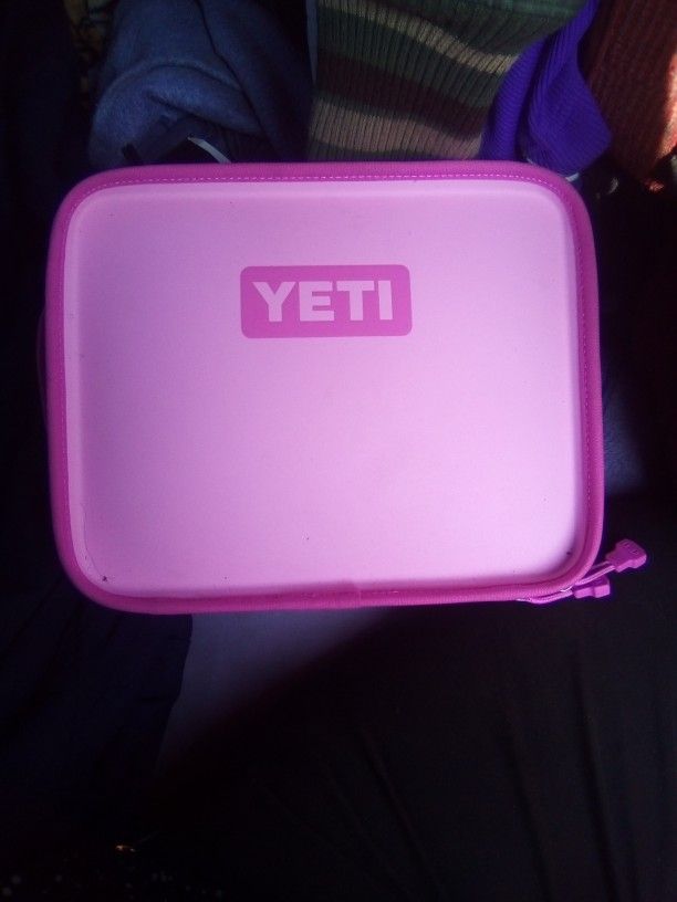 Yeti Lunchbox 