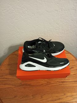 Nike Structure 26