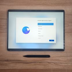 Intel i7 Surface Pro 9 13" Multi-touch With Surface Slim Pen 2