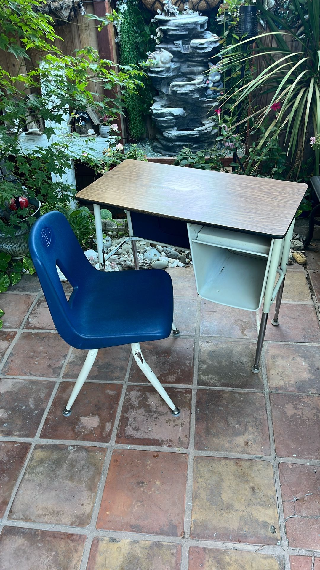 Classroom Style Desk