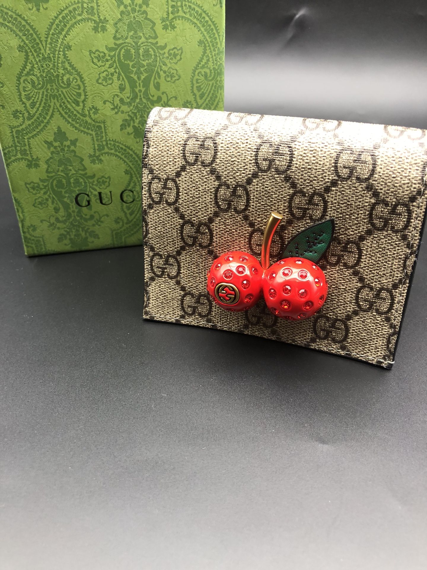gucci GG Supreme Canvas Cherry card case wallet