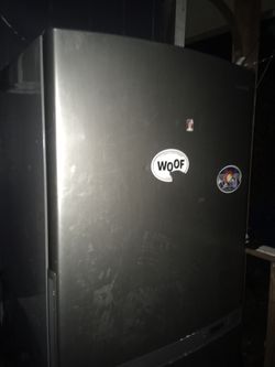 Fridge Bottom Freezer Works Great 150