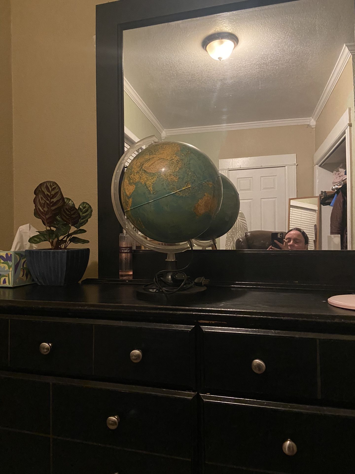 Vintage Globe Lamp