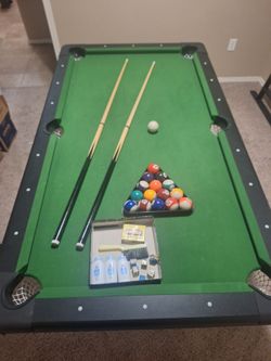 POOL TABLE