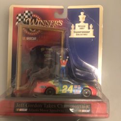 Winner's Circle Jeff Gordon Takes Championship 1997 Nascar 1:64 Diecast Car