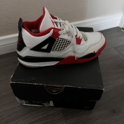 Nike Air Jordan 4 Retro Fire Red 2020 Size 2y